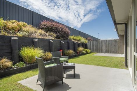 Photo of property in Waterview Estate, 82/4 Greystone Place, Omokoroa, 3114