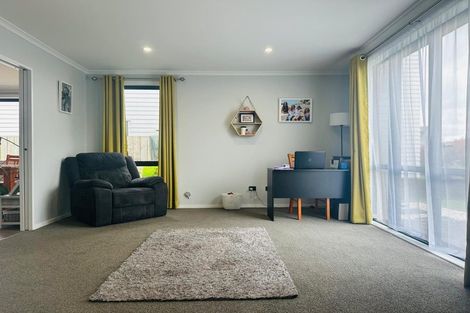 Photo of property in 10 Hopuni Way, Takanini, 2112