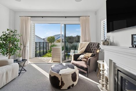 Photo of property in 10 Mollisia Lane, Papamoa Beach, Papamoa, 3118