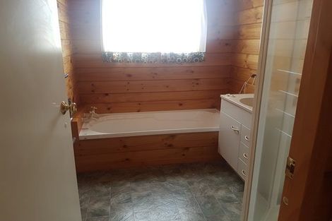 Photo of property in 7 Logan Way, Kelvin Grove, Palmerston North, 4414