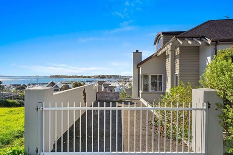 Photo of property in 72 Compass Way, Half Moon Bay, Auckland, 2012