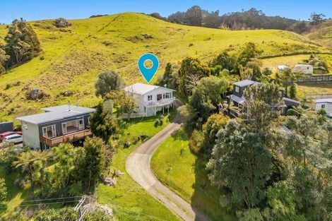 Photo of property in 4 Ocean Beach Road, Tairua, 3508