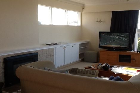 Photo of property in 95 Ocean View Road, Hillcrest, Auckland, 0627