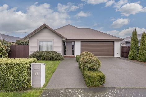 Photo of property in 32 Flaxon Place, Burwood, Christchurch, 8083