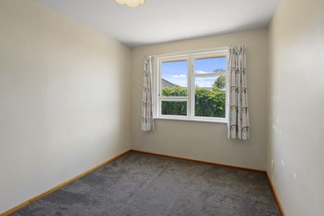 Photo of property in 52 Lambeth Crescent, Redwood, Christchurch, 8051