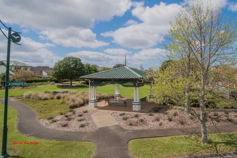 Photo of property in 8 Cellarmans Street, Te Atatu Peninsula, Auckland, 0610