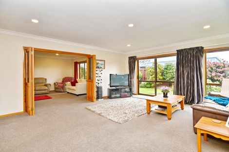 Photo of property in 78 Regency Crescent, Redwood, Christchurch, 8051