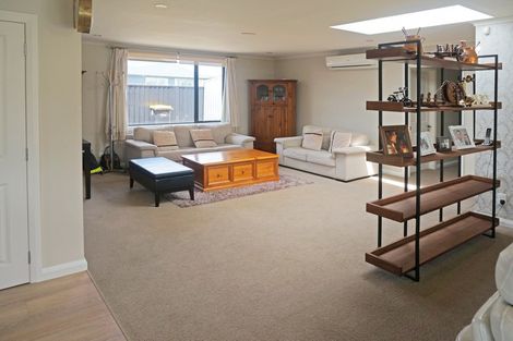 Photo of property in 98 Hoffman Court, Waikiwi, Invercargill, 9810