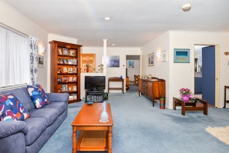 Photo of property in 2 Rosella Grove, Waimauku, 0812