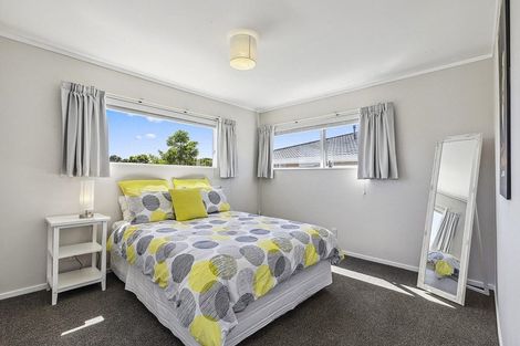 Photo of property in 2 Musket Lane, Whitby, Porirua, 5024