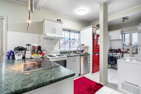 Photo of property in 17 Gray Avenue, Mangere East, Auckland, 2024
