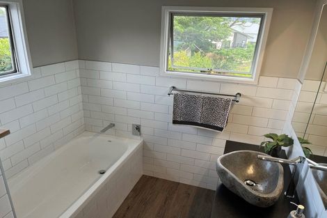 Photo of property in 97 Main Rd Clive, Clive, 4102