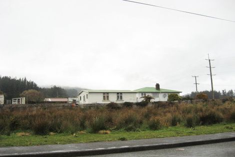 Photo of property in 16 Omapere Street, Dobson, Greymouth, 7805