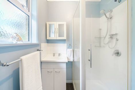 Photo of property in 5a Coates Grove, Silverstream, Upper Hutt, 5019