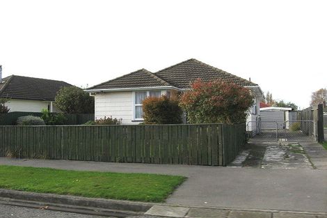 Photo of property in 16 Oakland Street, Northcote, Christchurch, 8052