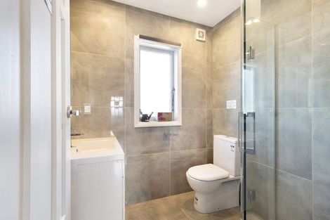 Photo of property in 3208a Great North Road, New Lynn, Auckland, 0600