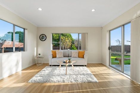 Photo of property in 9 Staten Place, Mangere, Auckland, 2022