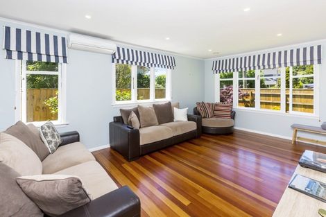 Photo of property in 32 Heretaunga Square, Silverstream, Upper Hutt, 5019