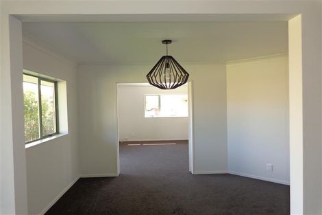 Photo of property in 14 Hagen Close, Golflands, Auckland, 2013