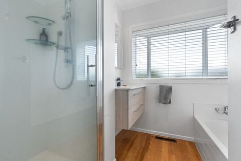 Photo of property in 180 Sandwich Road, St Andrews, Hamilton, 3200