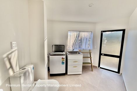 Photo of property in 12 Westergrove Place, West Harbour, Auckland, 0618