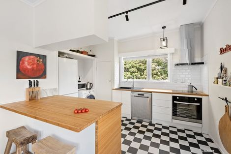 Photo of property in 11 Waiapu Road, Kelburn, Wellington, 6012