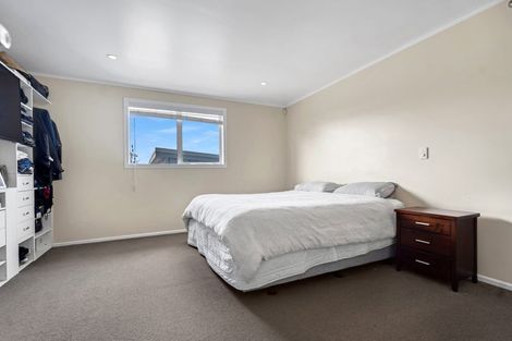 Photo of property in 12 Lane Road, Weymouth, Auckland, 2103