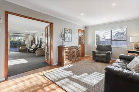 Photo of property in 10 Luxton Place, Rangiora, 7400
