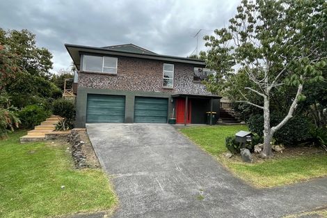 Photo of property in 27 Chatsworth Crescent, Pakuranga Heights, Auckland, 2010