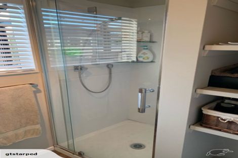 Photo of property in 2/5 Holland Road, Hillcrest, Auckland, 0627