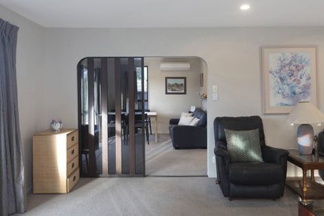 Photo of property in 9 Harkness Place, Avonhead, Christchurch, 8042