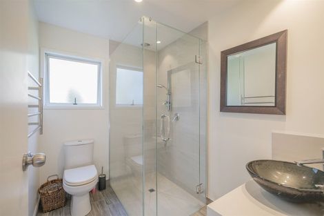 Photo of property in 10 Poplar Street, Whitianga, 3510