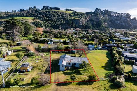 Photo of property in 73 Driver Street, Long Beach, Port Chalmers, 9081