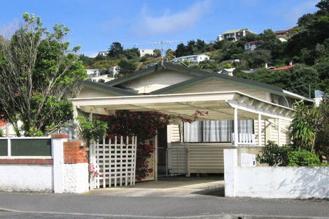 Photo of property in 132 Derwent Street, Island Bay, Wellington, 6023