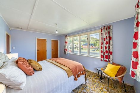 Photo of property in 35 Peck Street, Taita, Lower Hutt, 5011