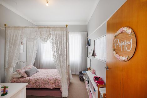 Photo of property in 24 Oxford Street, Hokowhitu, Palmerston North, 4410