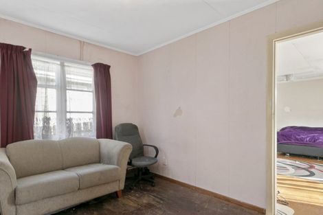 Photo of property in 195 Wellington Road, Wainuiomata, Lower Hutt, 5014