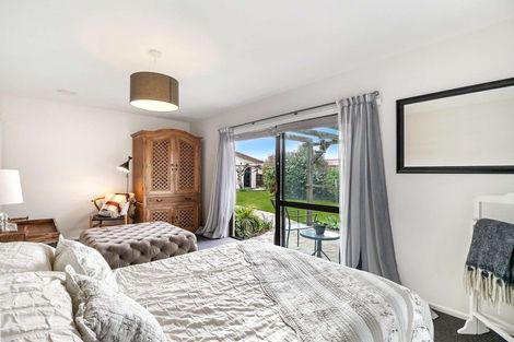 Photo of property in 8 Dulcie Place, Harewood, Christchurch, 8051