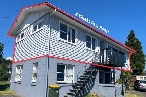 Photo of property in 98 Tirimoana Road, Te Atatu South, Auckland, 0602