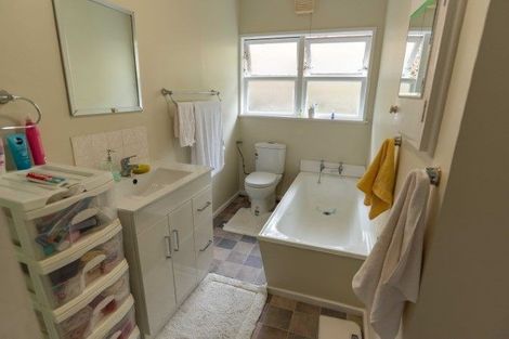 Photo of property in 2 Braemar Terrace, Johnsonville, Wellington, 6037