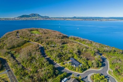 Photo of property in 7 Parawera Drive, Acacia Bay, Taupo, 3330