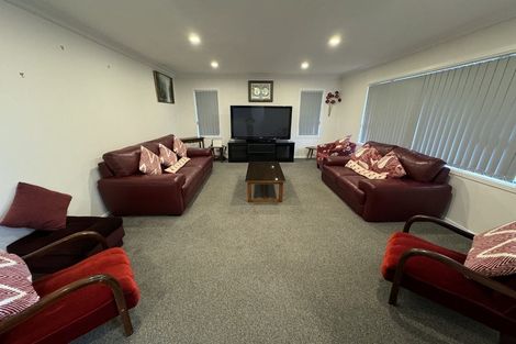 Photo of property in 75 Gloria Avenue, Te Atatu Peninsula, Auckland, 0610