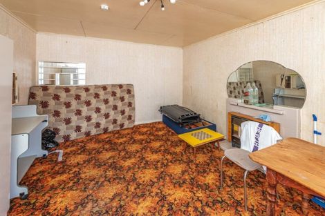 Photo of property in 70 Manuka Street, Castlecliff, Whanganui, 4501