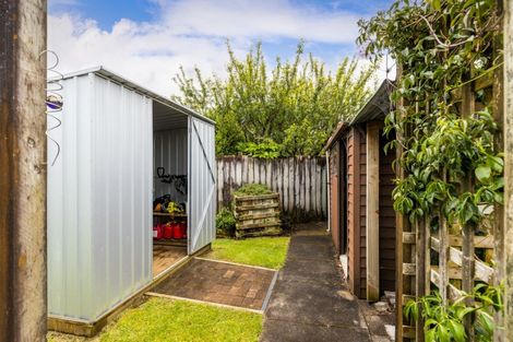 Photo of property in 10c Kinross Drive, Merrilands, New Plymouth, 4312