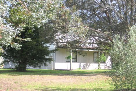 Photo of property in 421 Linton Crescent, Whangamata, 3620
