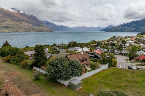 Photo of property in 9 Cypress Court, Kelvin Heights, Queenstown, 9300