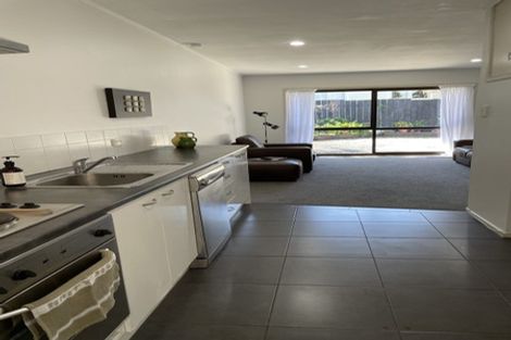 Photo of property in 1/636 Mount Wellington Highway, Mount Wellington, Auckland, 1062