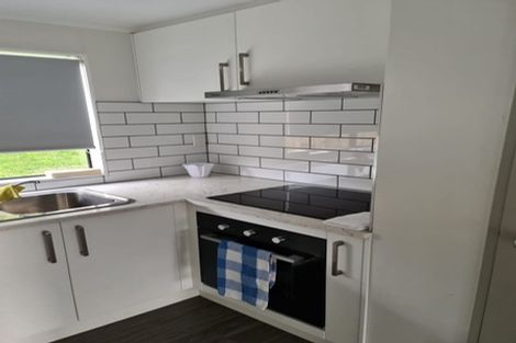 Photo of property in 2/523 Glenfield Road, Glenfield, Auckland, 0629