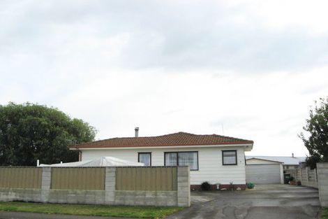 Photo of property in 7 Deakin Place, Clive, 4102