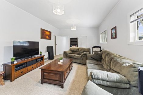 Photo of property in 24 Jocelyn Crescent, Pinehaven, Upper Hutt, 5019